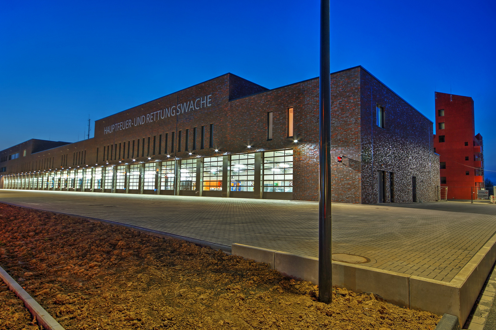 neue Feuerwache  Krefeld 2 Foto Bild deutschland 