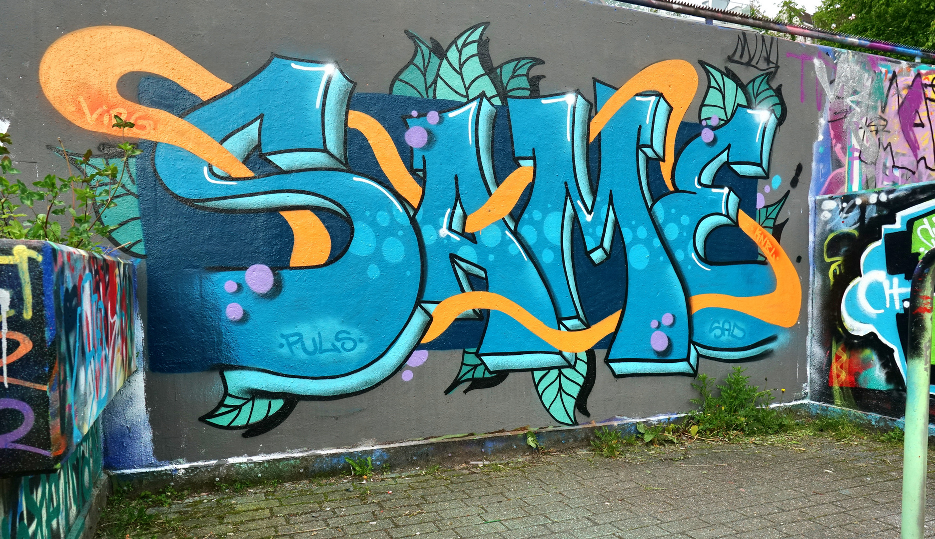 Neue Graffiti am HdJ