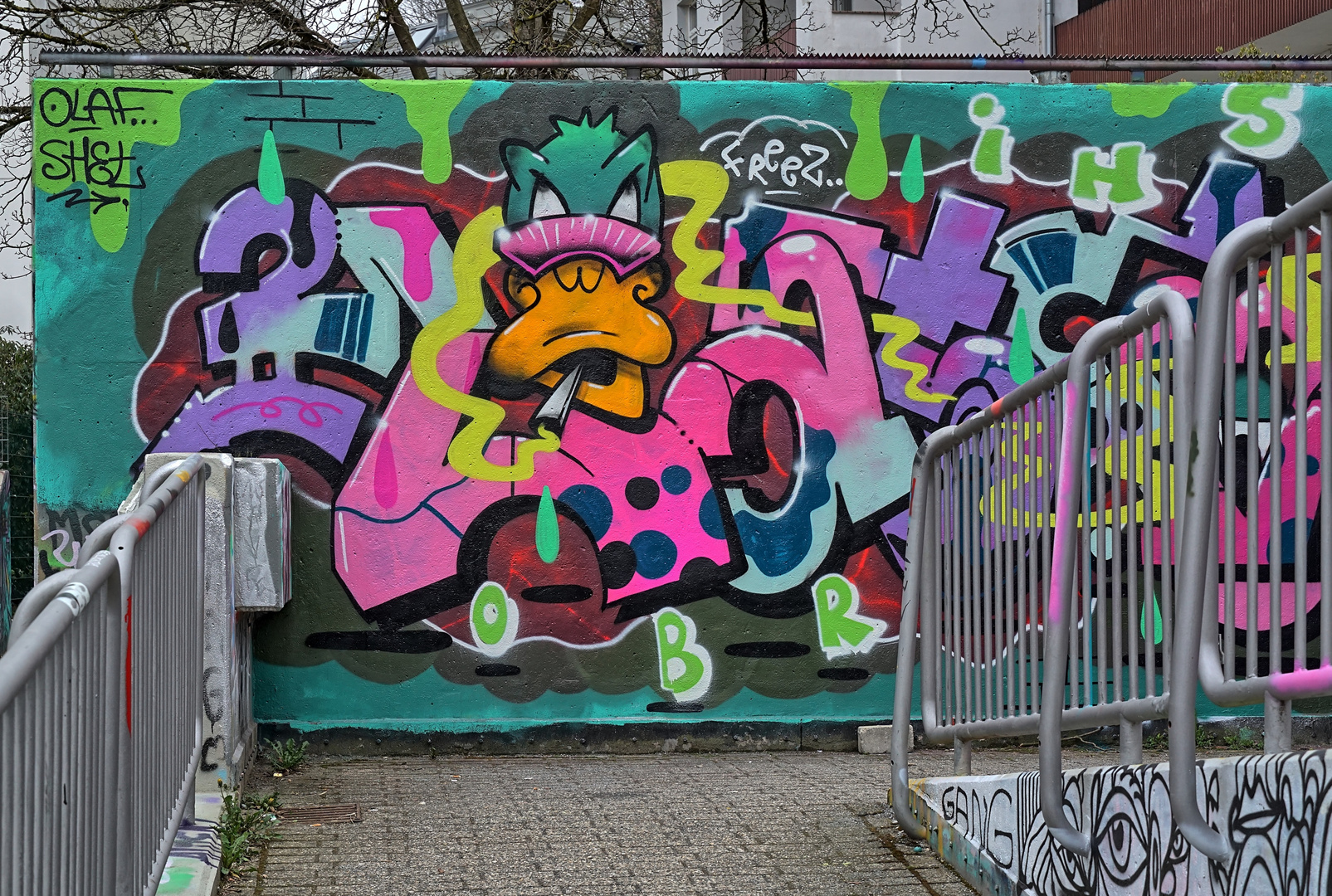 Neue Graffitis am HdJ