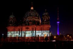 Neue Maske für den Berlin Dom