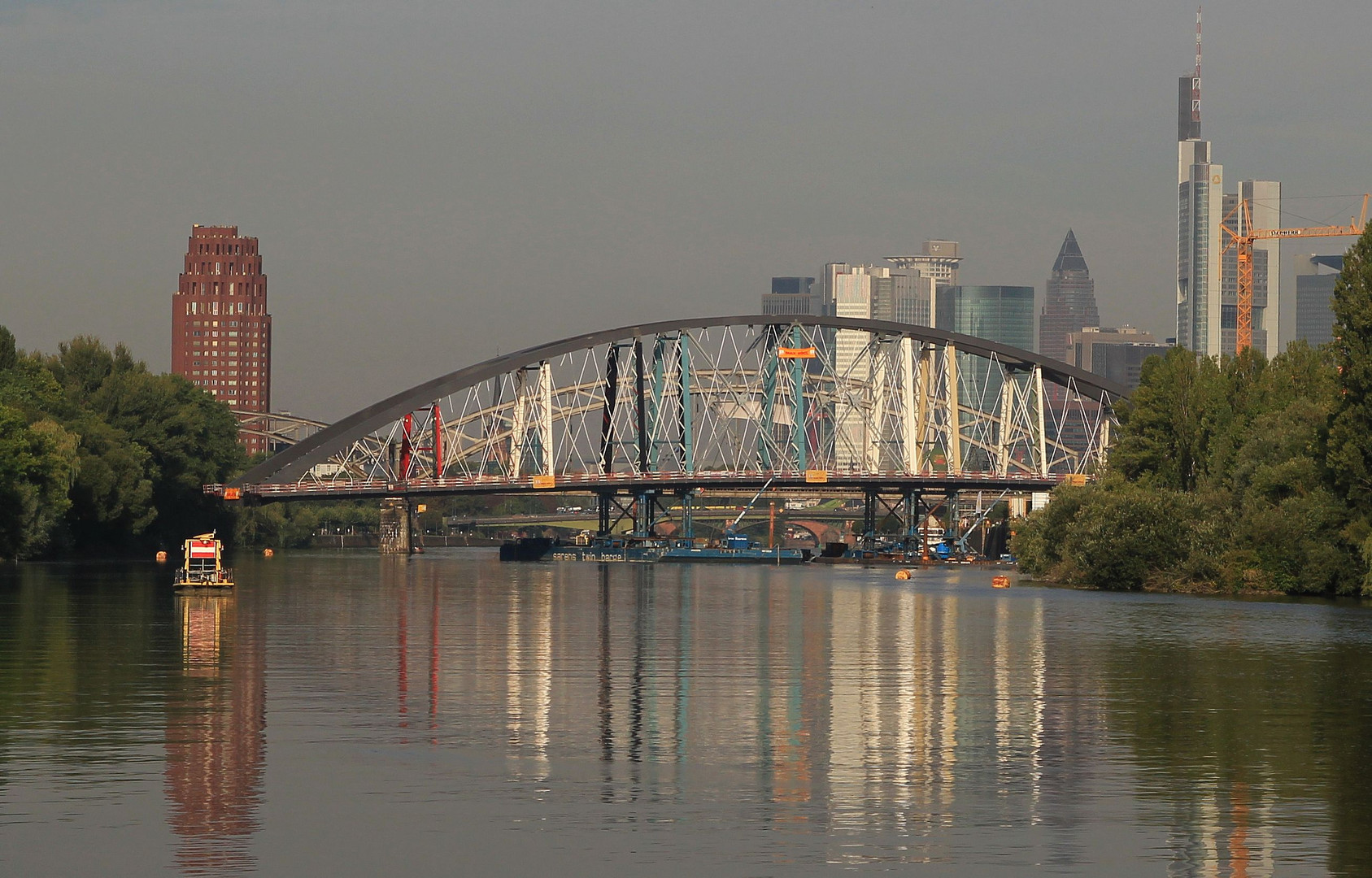 Neue Ostendbrücke in Frankfurt vor der Verlagerung am 23.08.2012