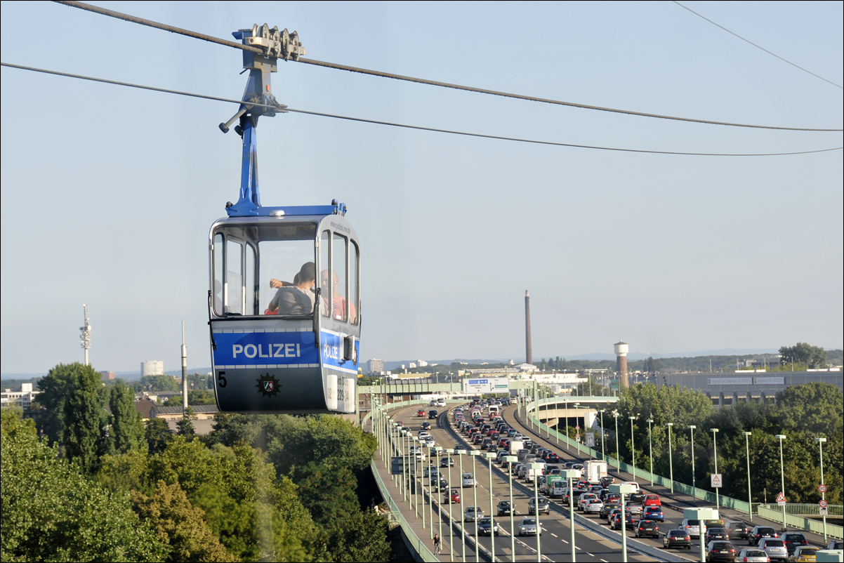 Neue Polizeifahrzeuge?