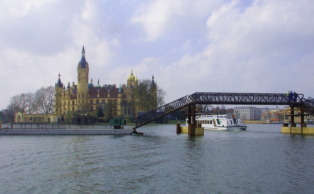 Neue Schlossbucht-Brücke zur BUGA 2009