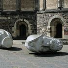 Neue Skulpturen 2002 - Cassius und Florentius - Schutzpatronen der Stadt Bonn vor dem Münster