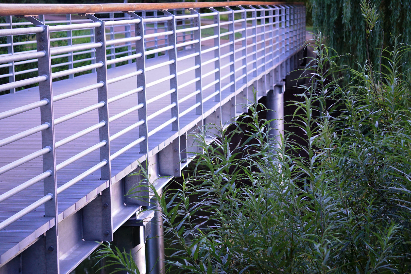 Neue Stahlbrücke am Aasee in Bocholt