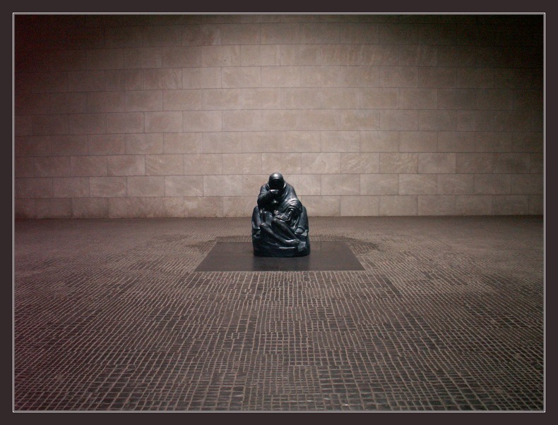 Neue Wache: Innenraum (siehe Anmerkung)