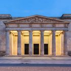 Neue Wache zur blauen Stunde