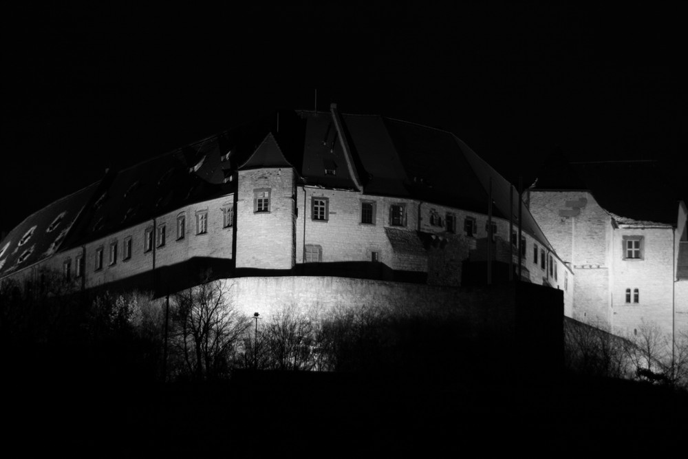 Neuenburg bei Nacht