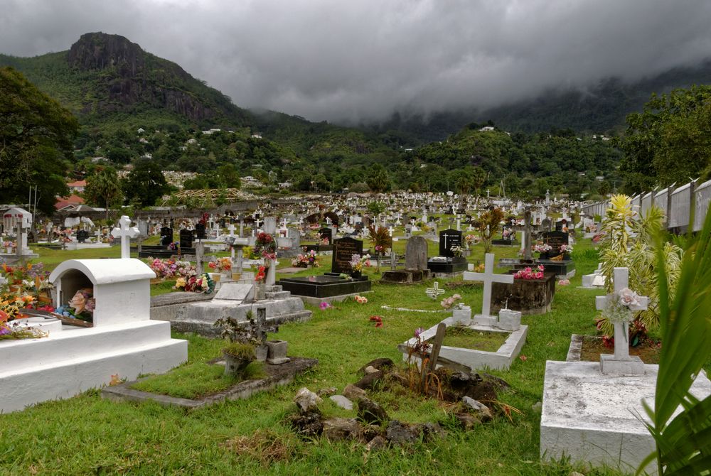 Neuer Friedhof auf Mahé Nähe Victoria