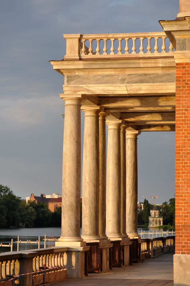 Neuer Garten Säulen des Marmorpalais Foto & Bild