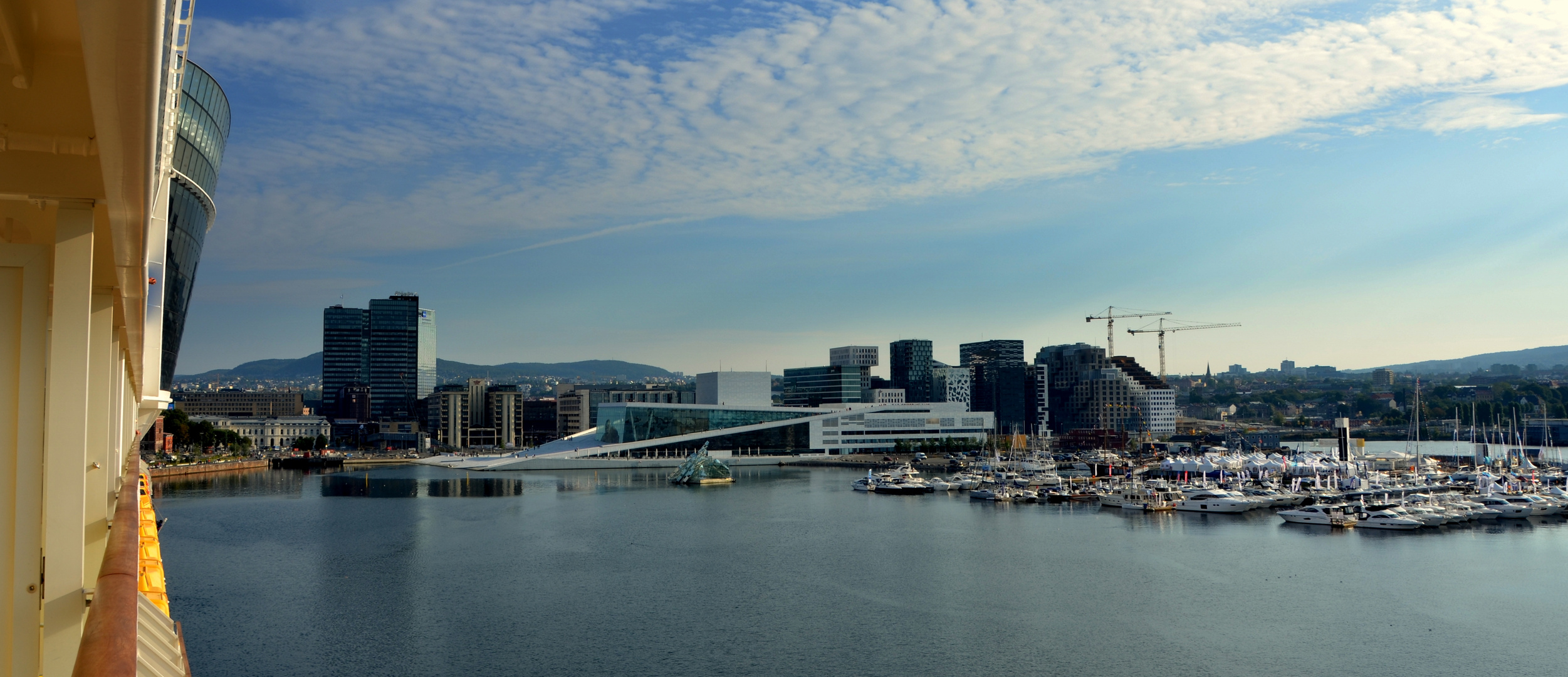 Neuer Hafen in Oslo..( mit Neuer Oper)