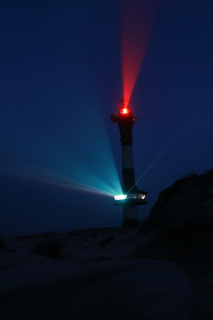 neuer Leuchtturm bei Nacht