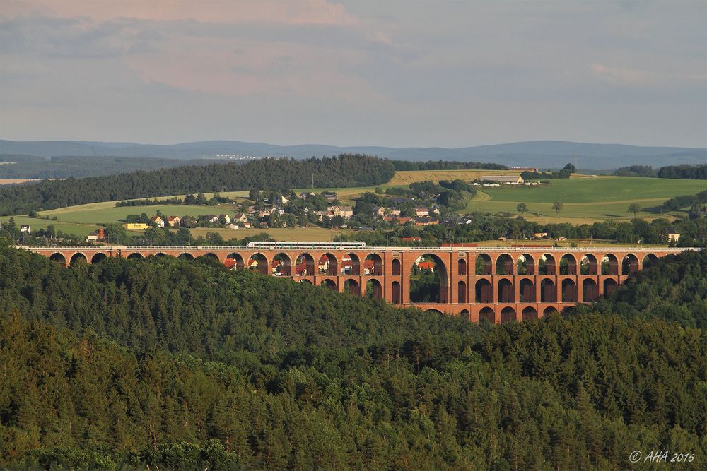 Neuer Regio auf der Göltzschtalbrücke