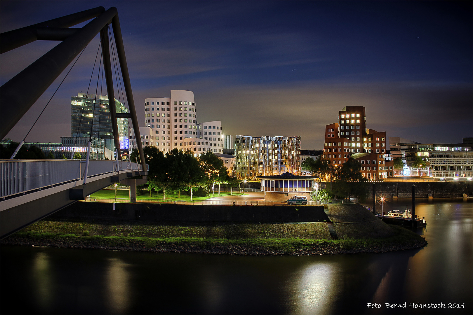 Neuer Zollhof im Medienhafen zu Dssd .....