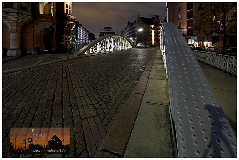 Neuerwegs-Brücke bei Nacht
