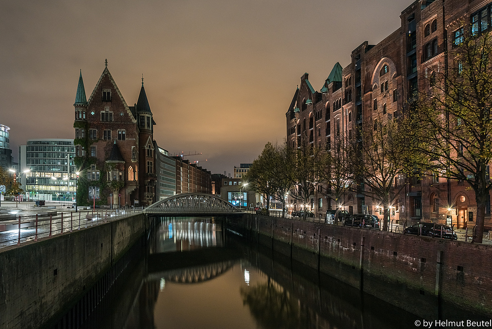 Neuerwegsbrücke - St. Annenfleet @night