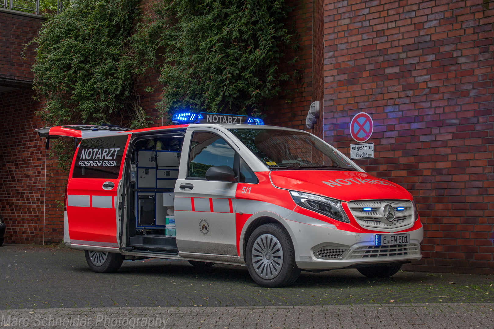 Neues Notarzteinsatzfahrzeug der Feuerwehr Essen