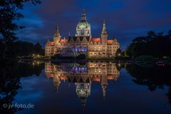 Neues Rathaus bei Nacht