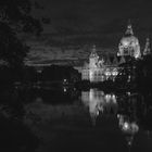 Neues Rathaus bei Nacht