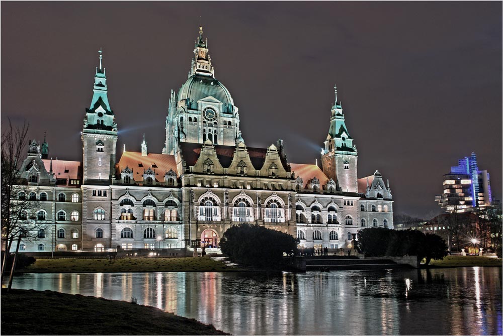 Neues Rathaus Beleuchtet