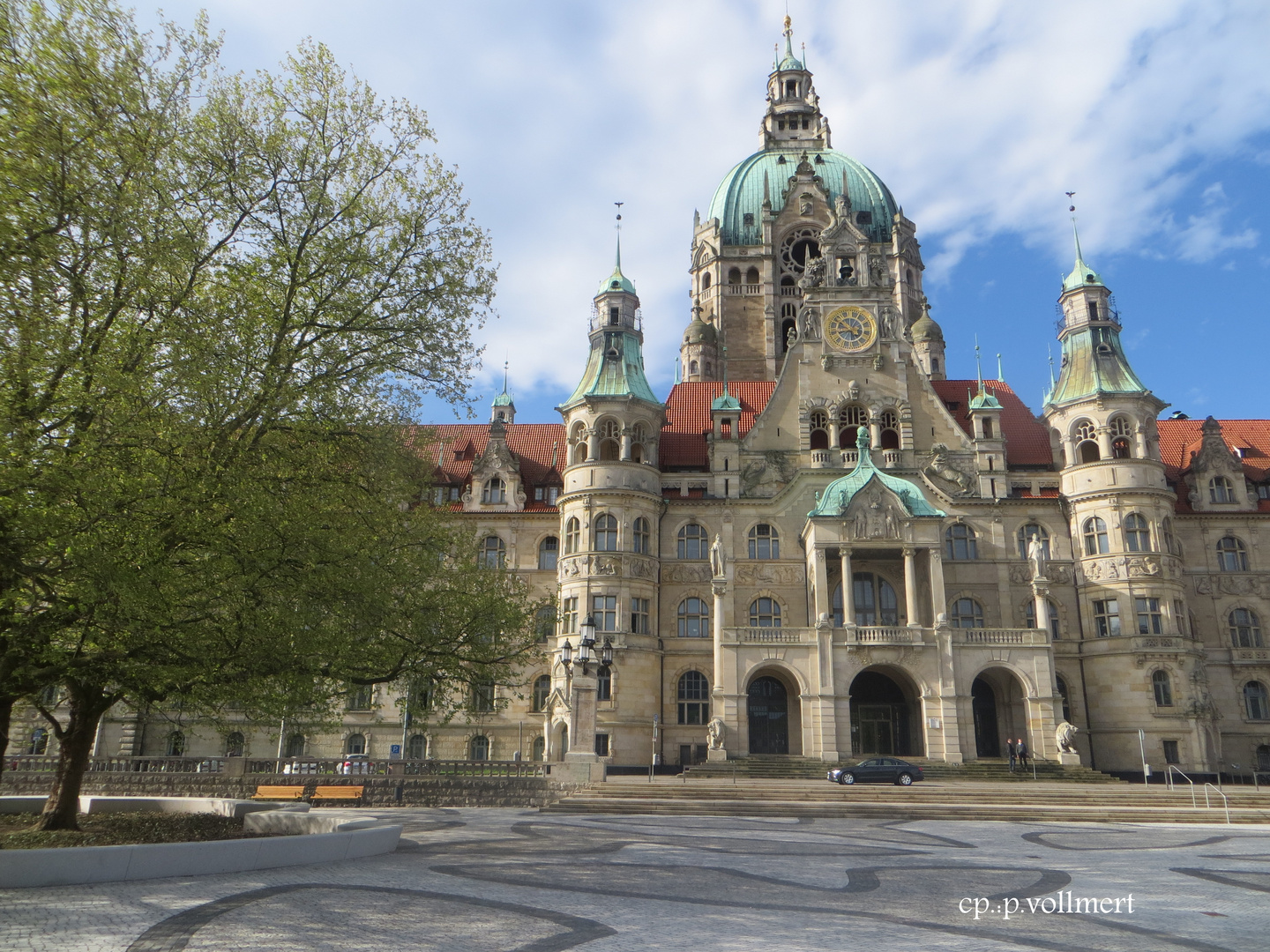 Neues Rathaus Hannover mit Trammplatz