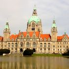 Neues Rathaus Hannover zu Beginn des Frühlings
