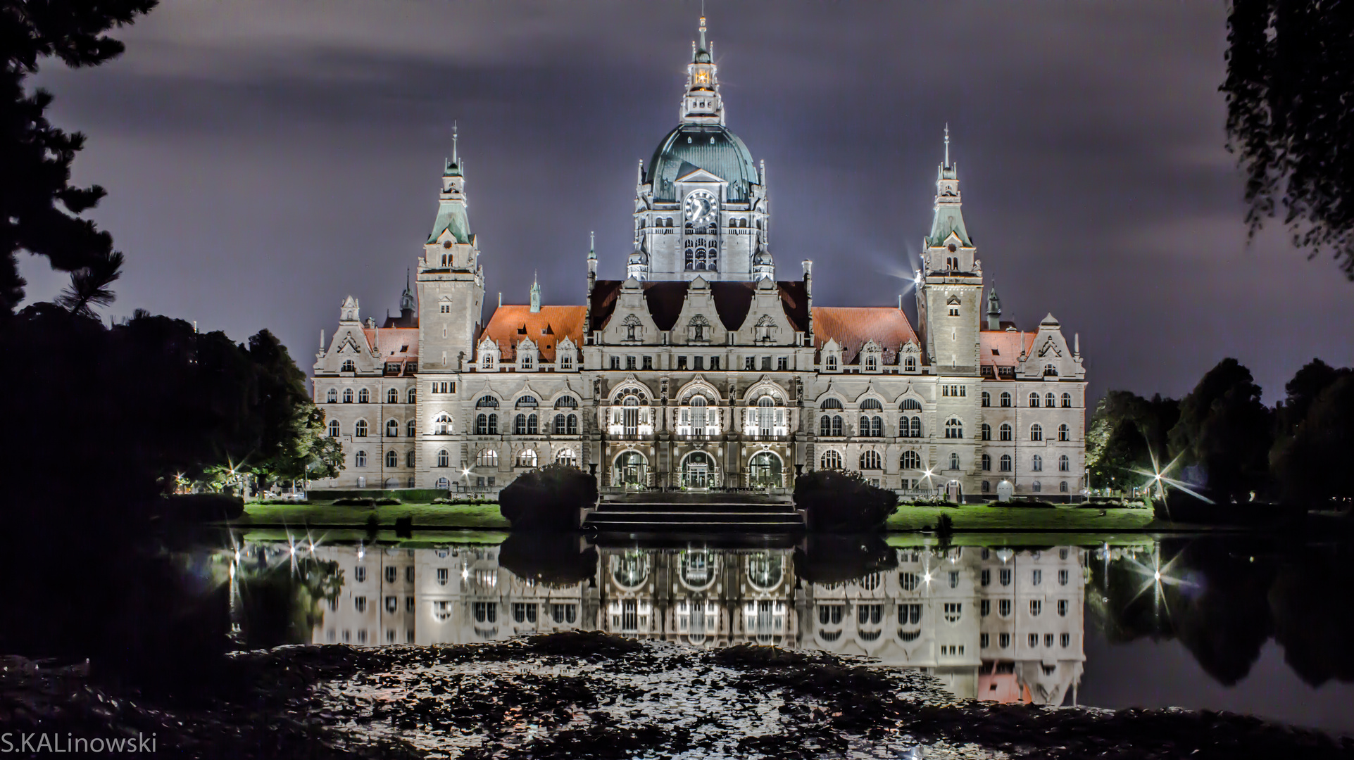 Neues Rathaus in der Nacht