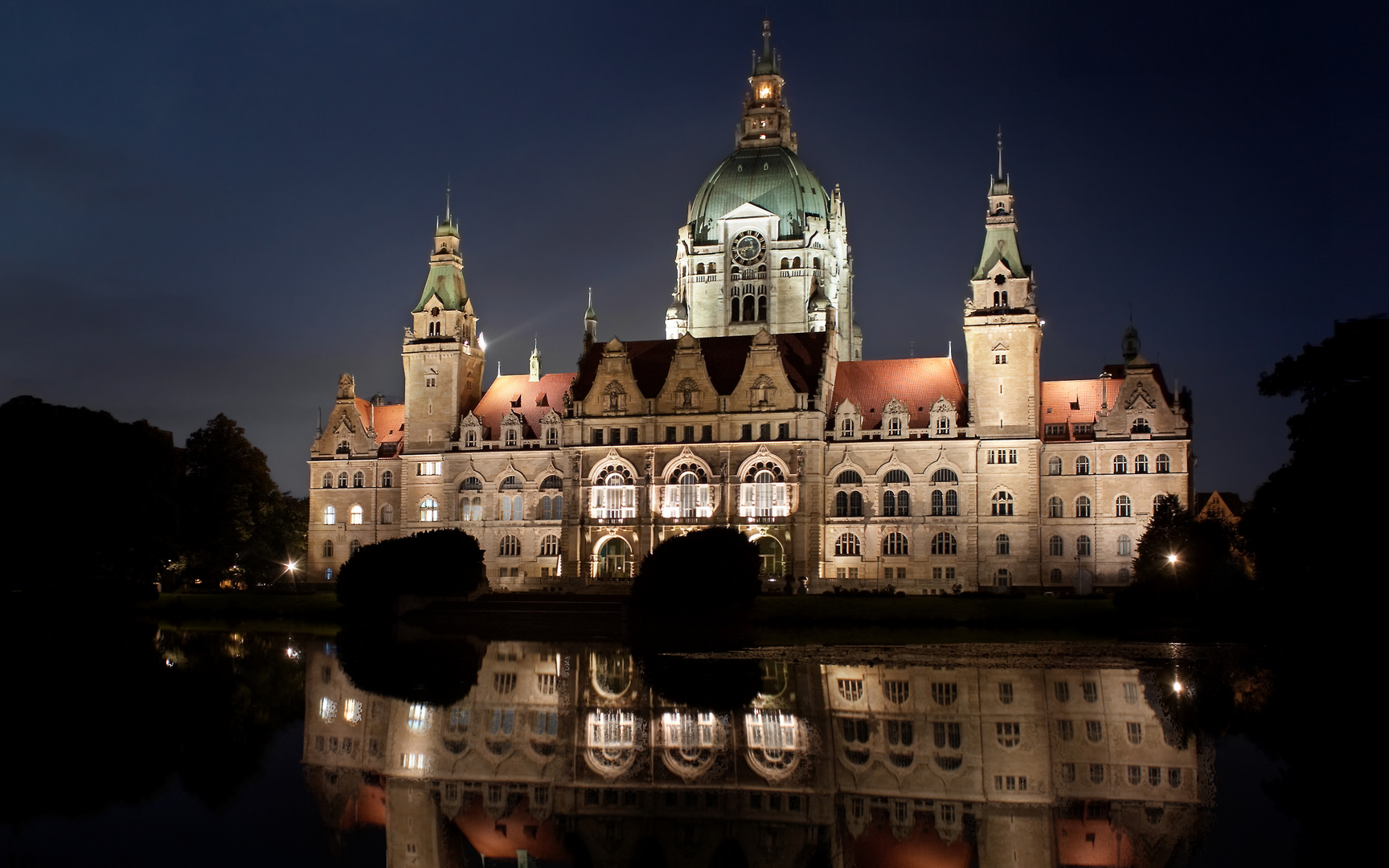 neues Rathaus in Hannover bei Nacht