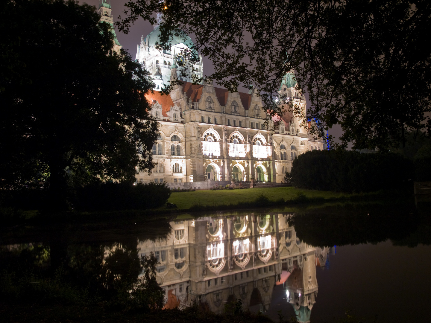 Neues Rathaus in Hannover bei Nacht