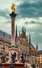 Neues Rathaus München mit Mariensäule