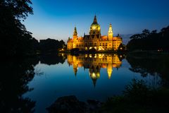 Neues Rathaus zur blauen Stunde