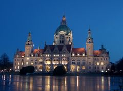 Neues Rathaus zur blauen Stunde