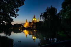 Neues Rathaus zur blauen Stunde I