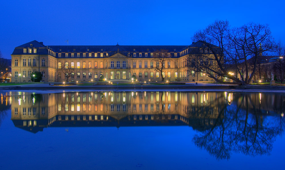 Neues Schloss am Morgen