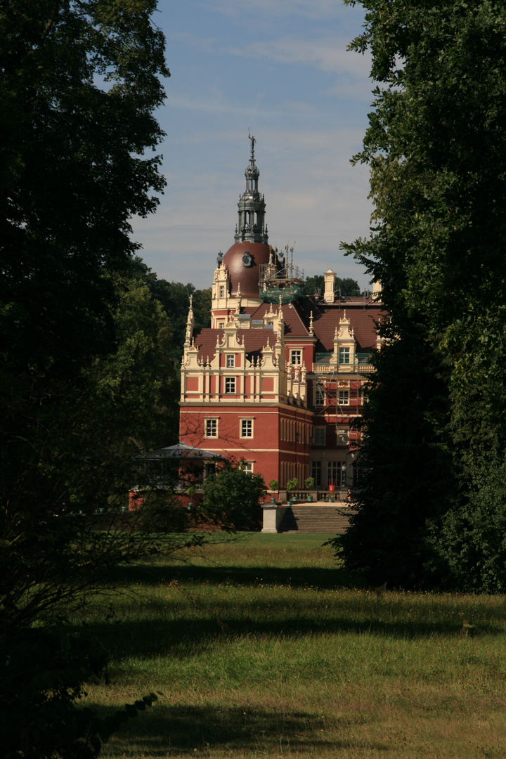 Neues Schloss Bad Muskau von Polen aus
