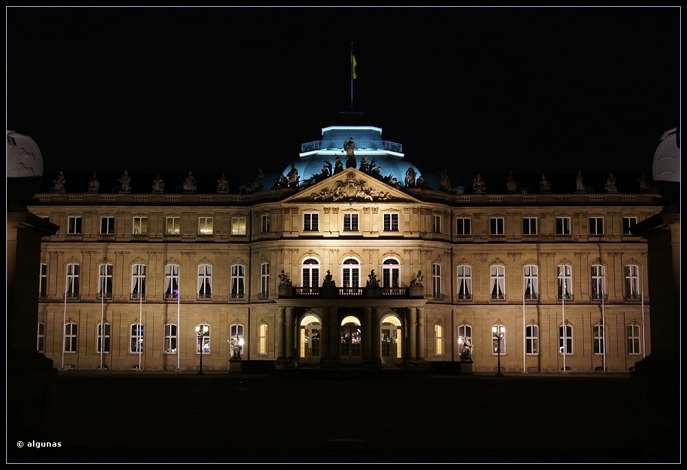 Neues Schloss bei Nacht