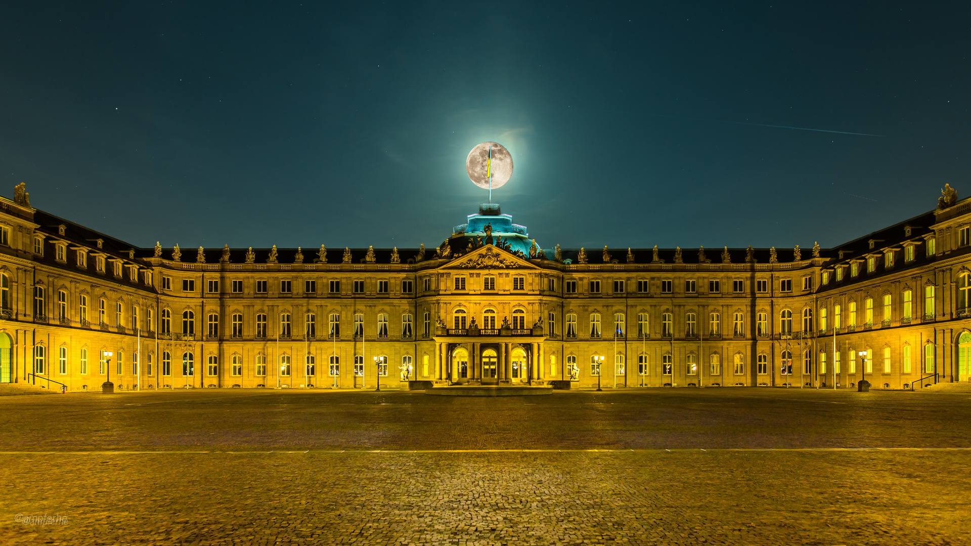 Neues Schloss - Stuttgart, Vollmond (Supermond)