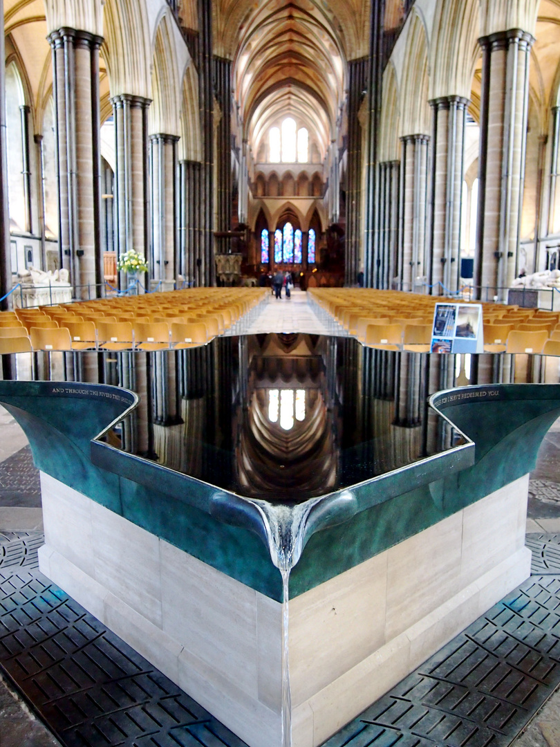 Neues Taufbecken in der Kathedrale von Salisbury