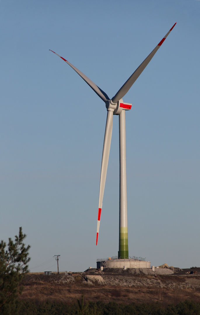 Neues Windrad am Müllberg