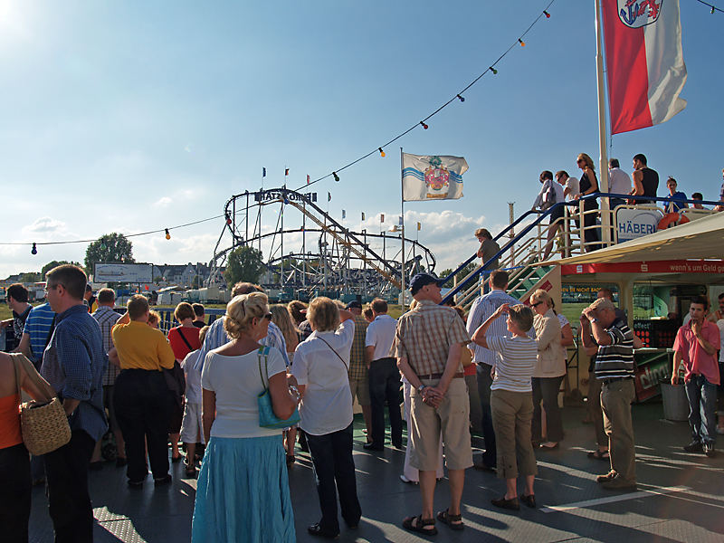 neugierig auf die Kirmes