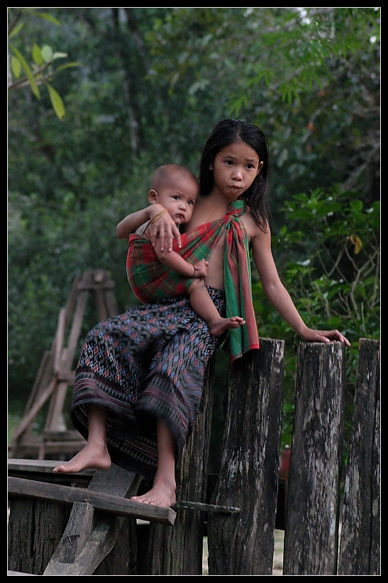 Neugierige Blicke (III), Khammouane Provinz, Laos