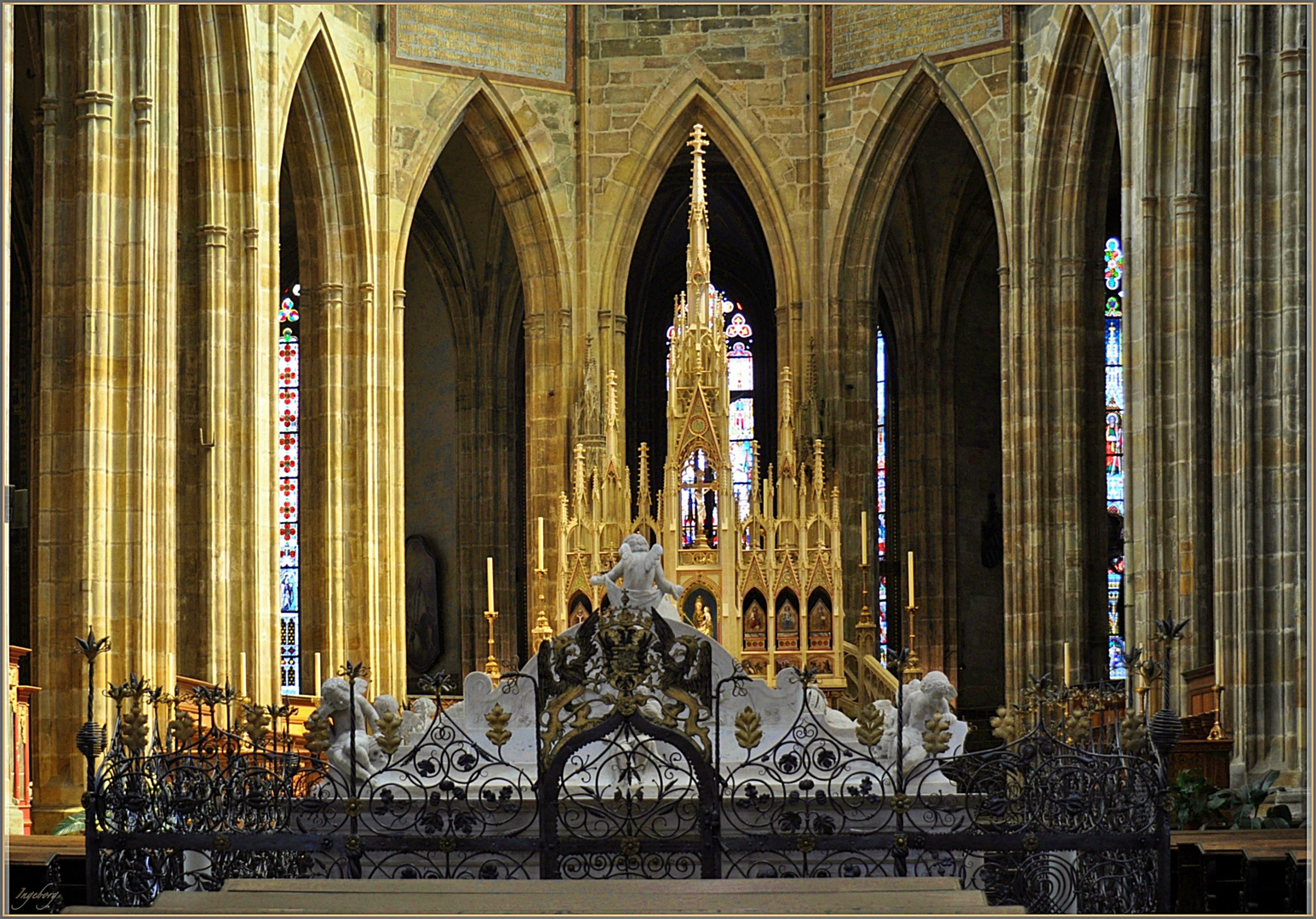 neugotischer Chor-Altar