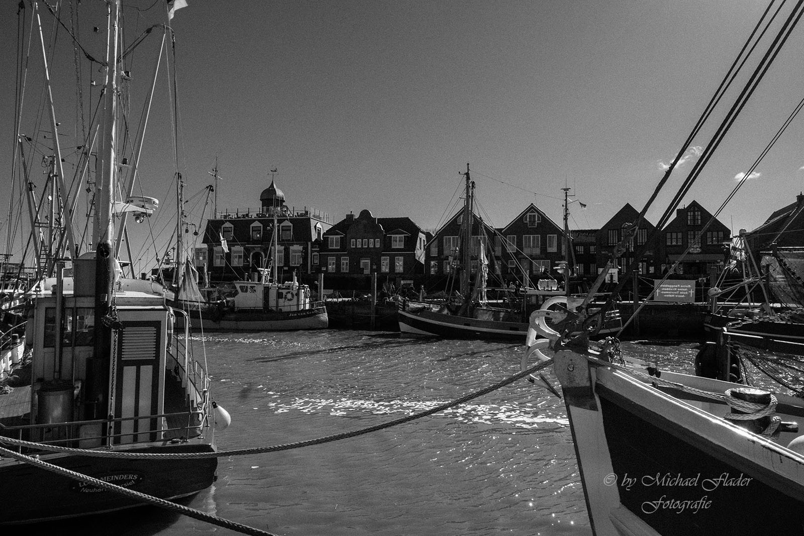 Neuharlingersiel Hafen