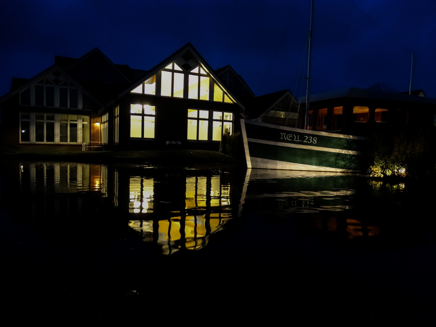 Neuharlingersiel Stadtpark bei Nacht