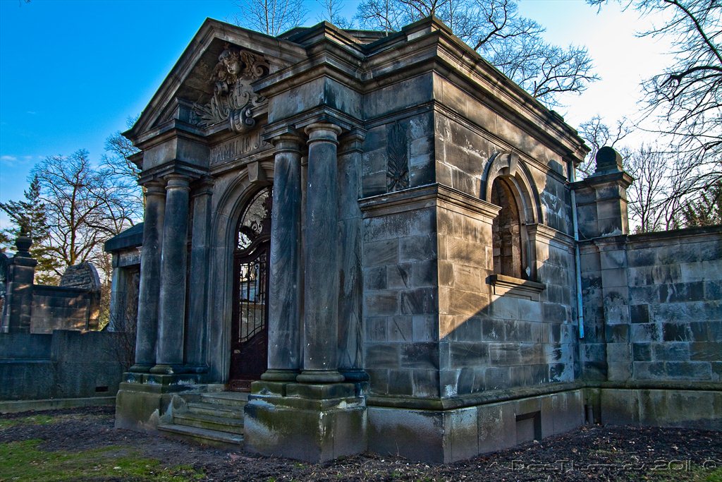 Neulich auf'm Comicfriedhof