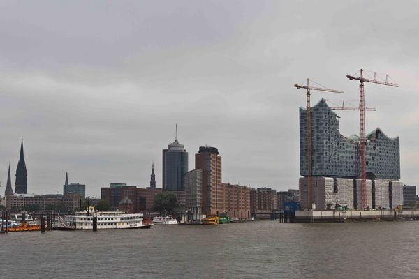 Neulich in der Norderwerft - Elbphilharmonie und Landungsbrücken