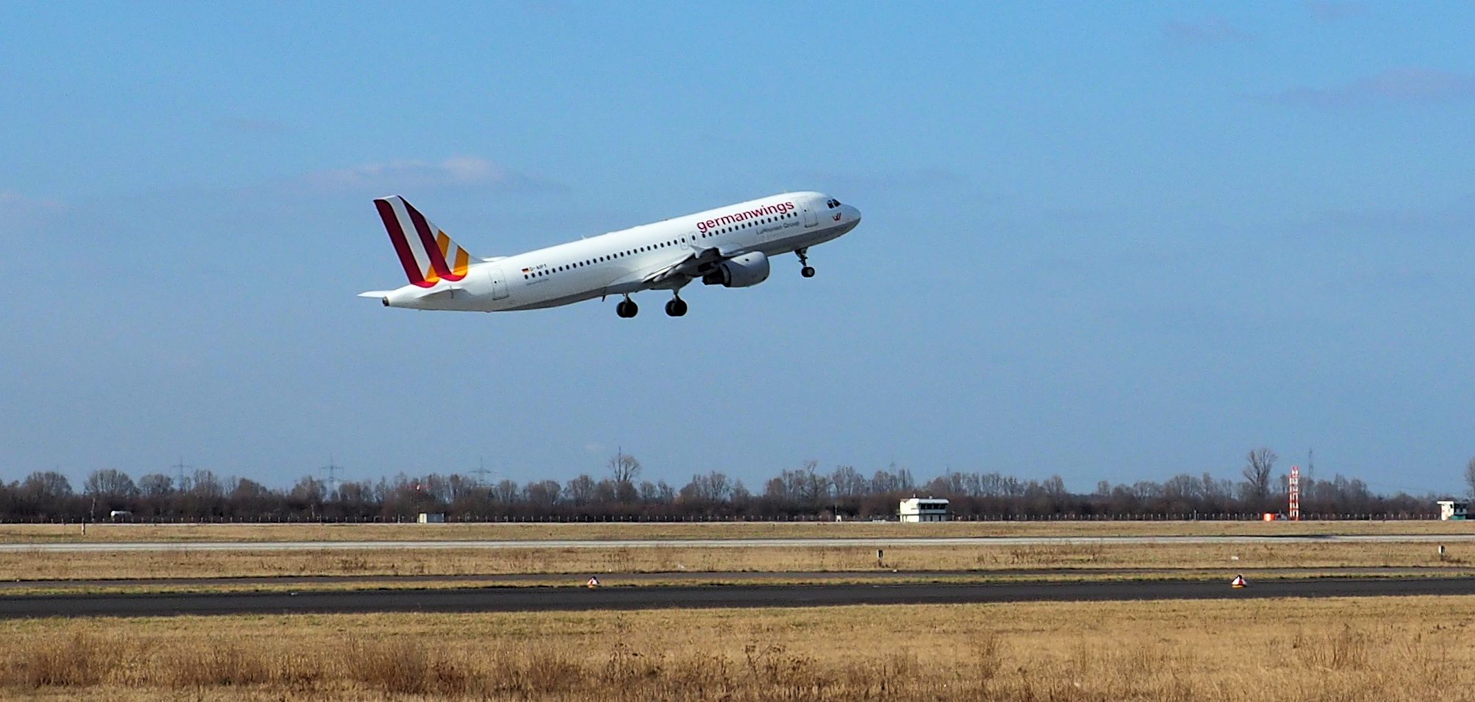 Neulich sah ich noch begeistert den Flugzeugen nach ....beim Besuch am Düsseldorfer Flughafen...