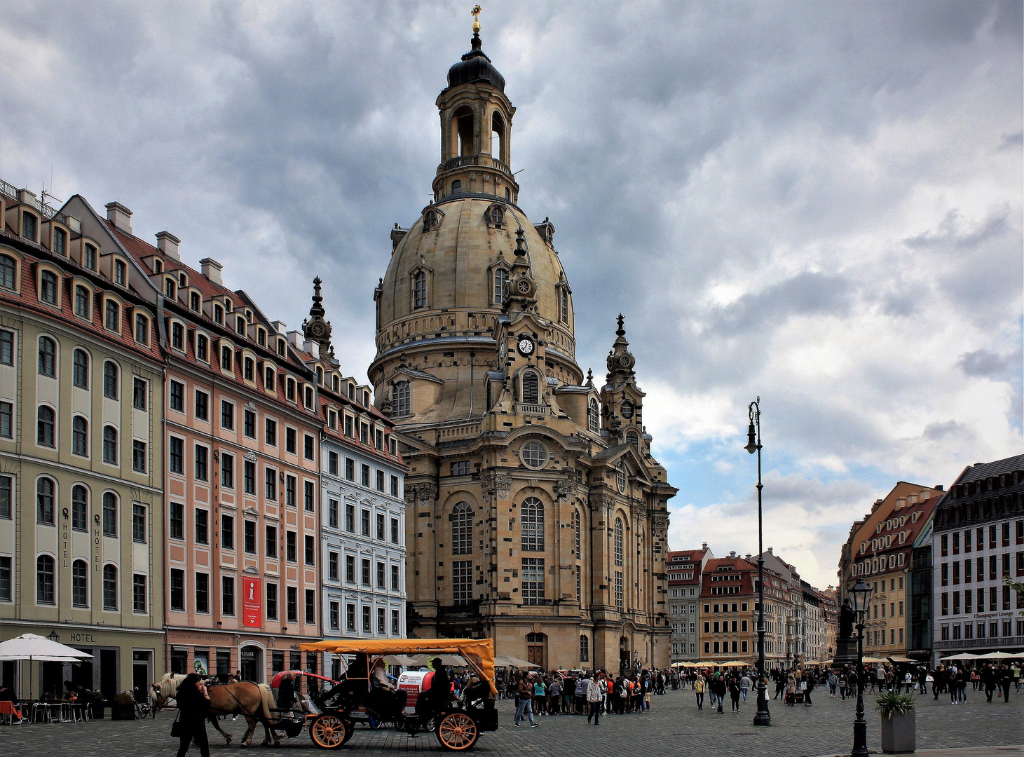 Neumarkt mit Frauenkirche 