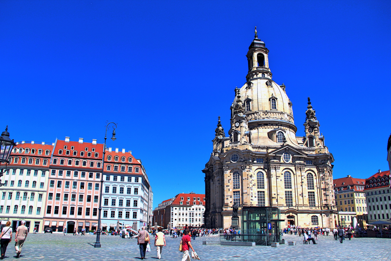 Neumarkt mit Frauenkirche in Dresden