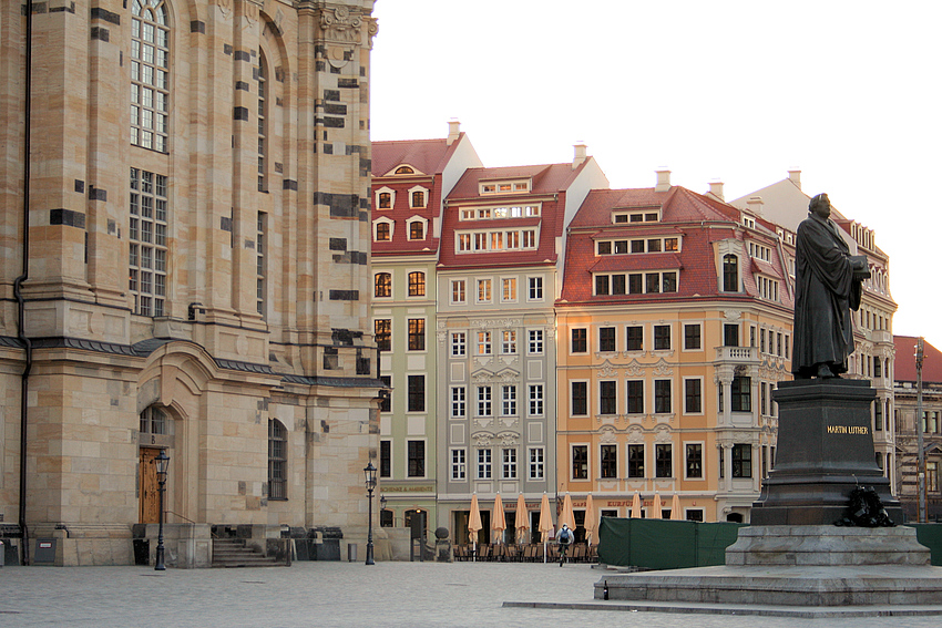 Neumarkt und Frauenkirche am Morgen